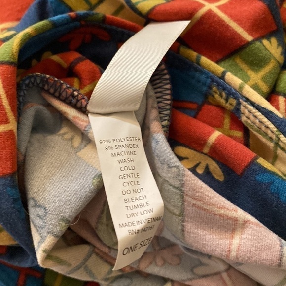 LULAROE PRESENT 🎁 PATTERNED SPANDEX LEGGINGS ONE SIZE - Picture 5 of 5